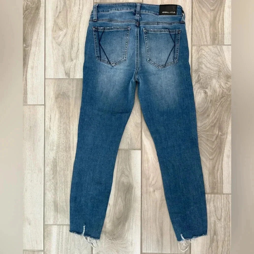 Kendall + Kylie The Ultra Babe Skinny Distressed Mid-Rise Jeans with Raw Hem - Picture 2 of 7